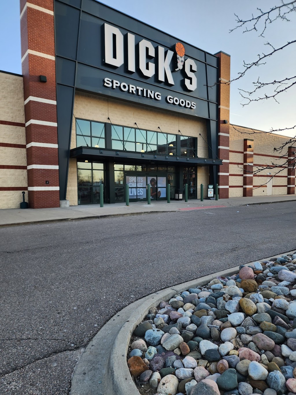 DICKS Sporting Goods | 13000 Hall Rd, Sterling Heights, MI 48313, USA | Phone: (586) 884-0200