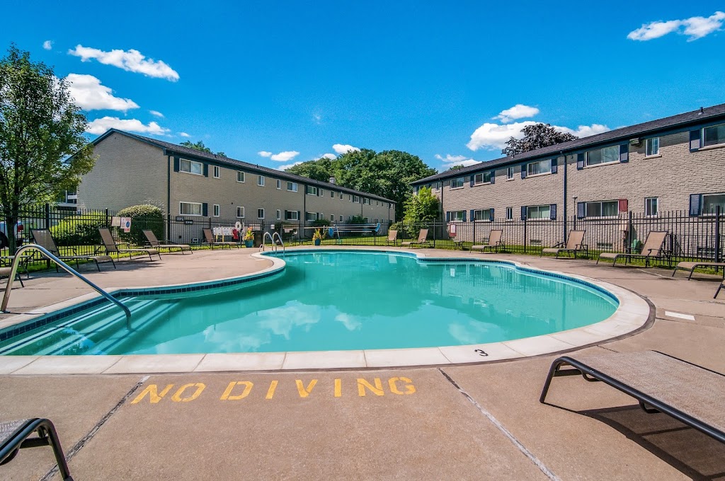 The Pointe at Cherry Hill | 332 S Hubbard Ct, Westland, MI 48186, USA | Phone: (734) 589-1746