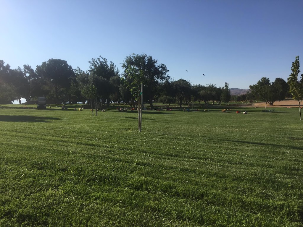 Desert Lawn Memorial Park | Cemetery Rd, Palmdale, CA 93550, USA | Phone: (661) 947-7177