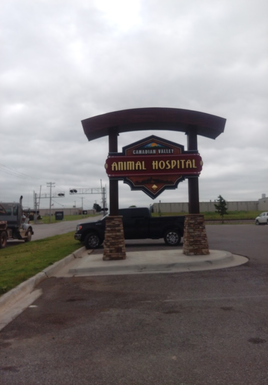 Canadian Valley Animal Clinic | 320 SE 27th St, El Reno, OK 73036, USA | Phone: (405) 262-2858