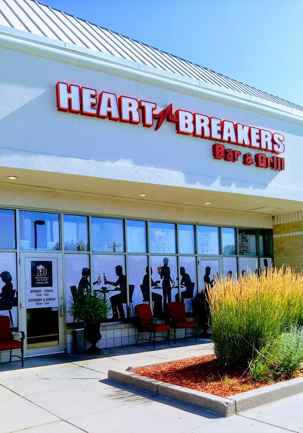 Heartbreakers Bar & Grill | 222 Pioneer Trail, Chaska, MN 55318 | Phone: (952) 448-2743