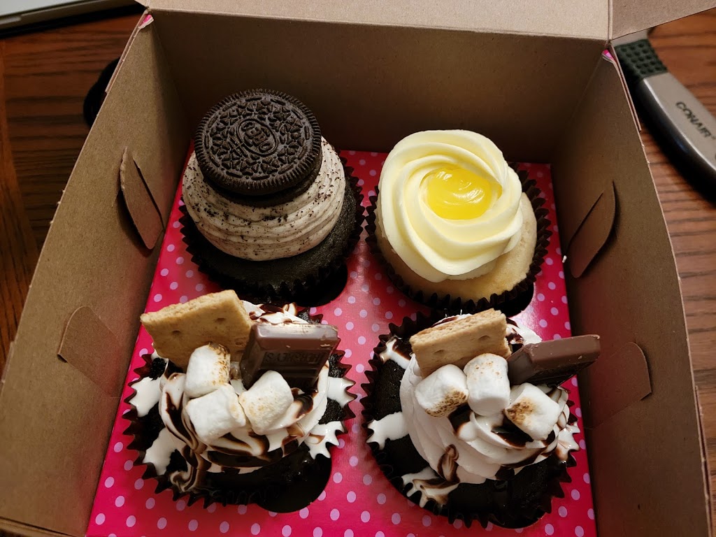 SmallCakes Cupcakery | 3251 Rolling Oaks Blvd, Kissimmee, FL 34747, USA | Phone: (407) 507-6619