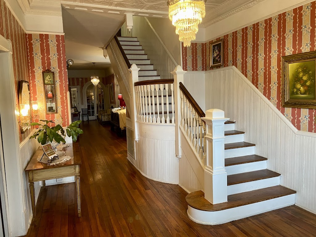 The Veranda Historic Inn | 252 Seavy St, Senoia, GA 30276, USA | Phone: (770) 742-6270