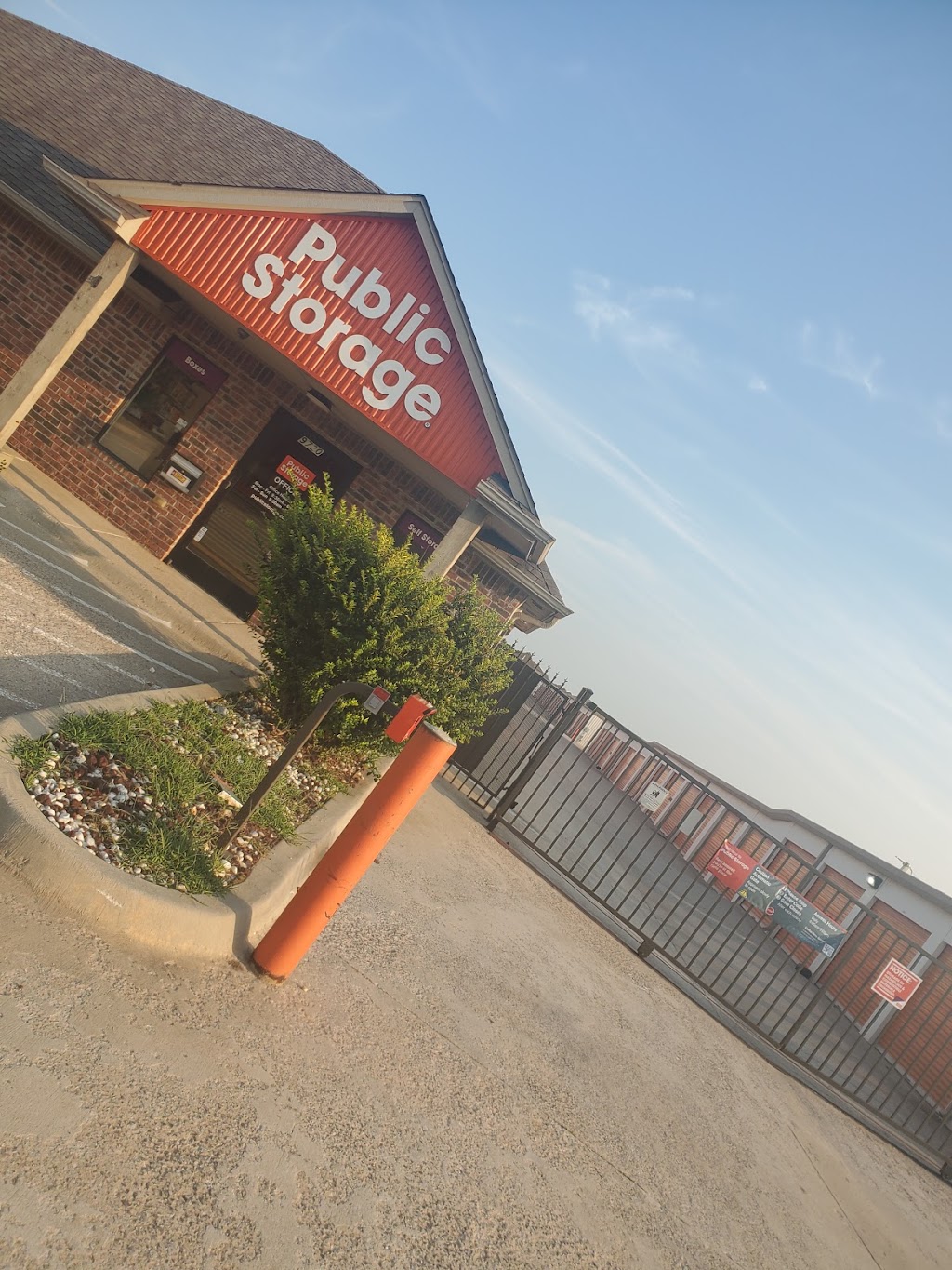 Public Storage | 9720 SW 15th St, Oklahoma City, OK 73128, USA | Phone: (405) 479-8284