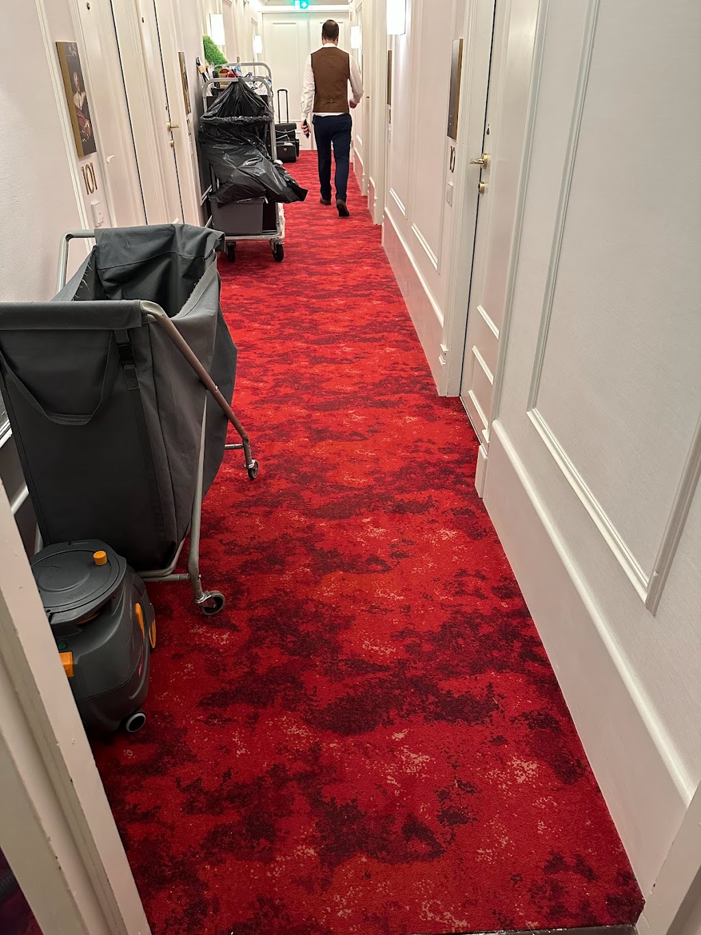 Aquarius International Carpet and Upholstery Cleaning | Zekeringstraat 46, 1014 BT Amsterdam, Netherlands | Phone: 020 667 3865
