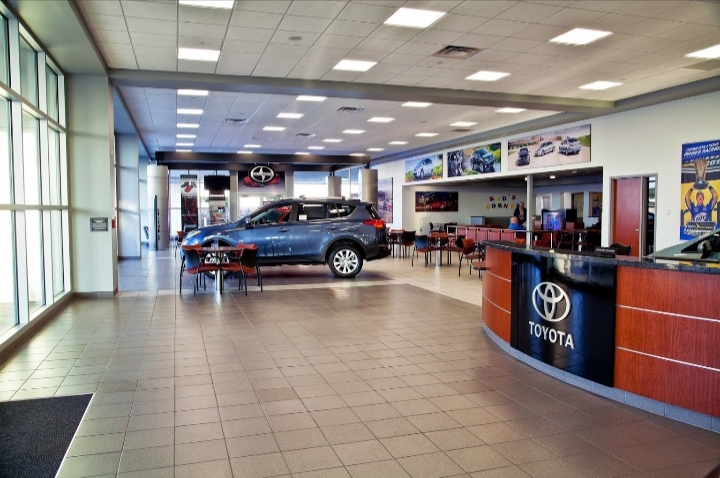 Toyota of Clovis | 895 W Shaw Ave, Clovis, CA 93612, USA | Phone: (559) 657-6252