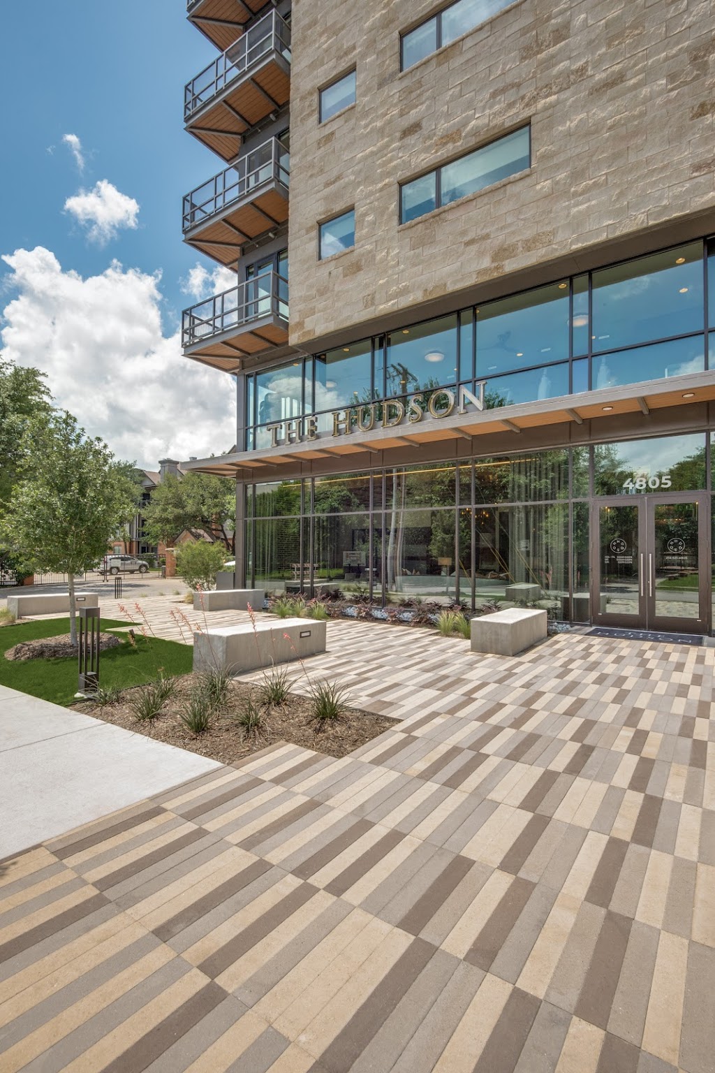 The Hudson Dallas Apartments | 4805 McKinney Ave, Dallas, TX 75205, USA | Phone: (214) 731-4798