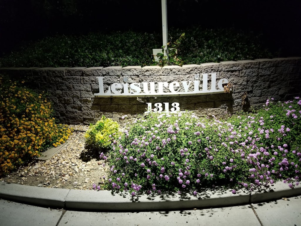 Leisureville Mobile Home Park | 1313 E Gibson Rd, Woodland, CA 95776, USA | Phone: (530) 662-1477