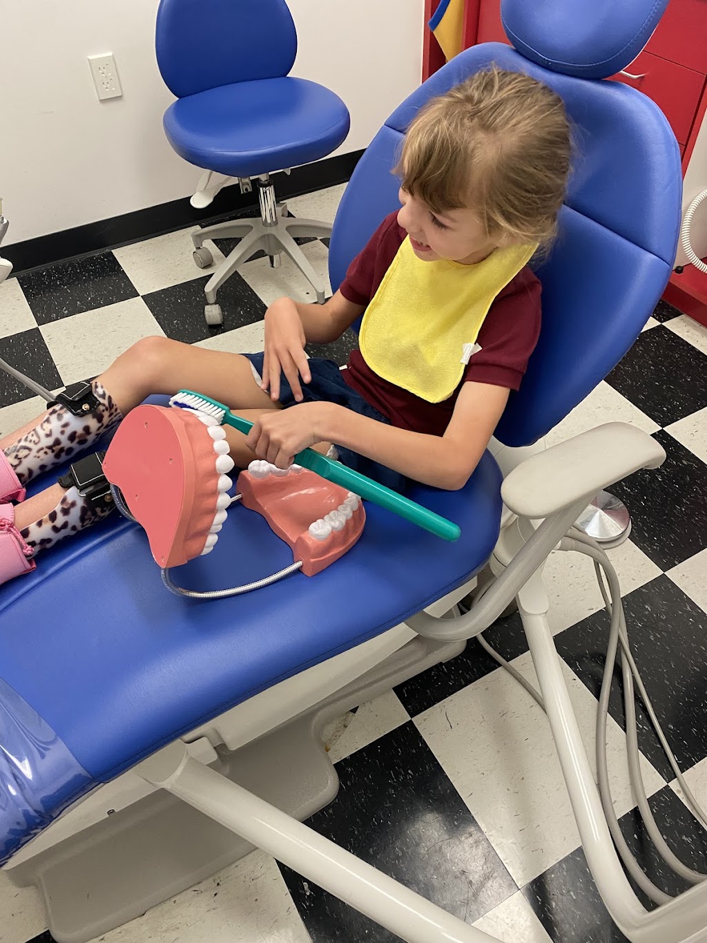 Tiny Teeth Kids Dentistry of Goodyear | 15661 W Roosevelt St Ste 102, Goodyear, AZ 85338, USA | Phone: (623) 882-1400