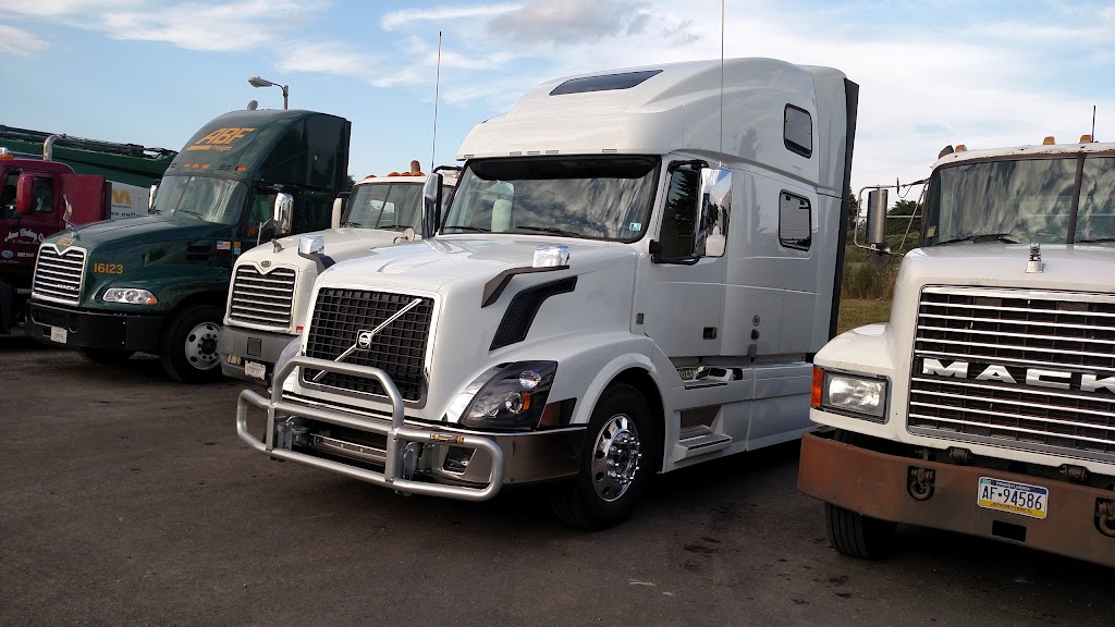 R&R Truck Centers | 3015 New Butler Rd, New Castle, PA 16101, USA | Phone: (724) 658-4594