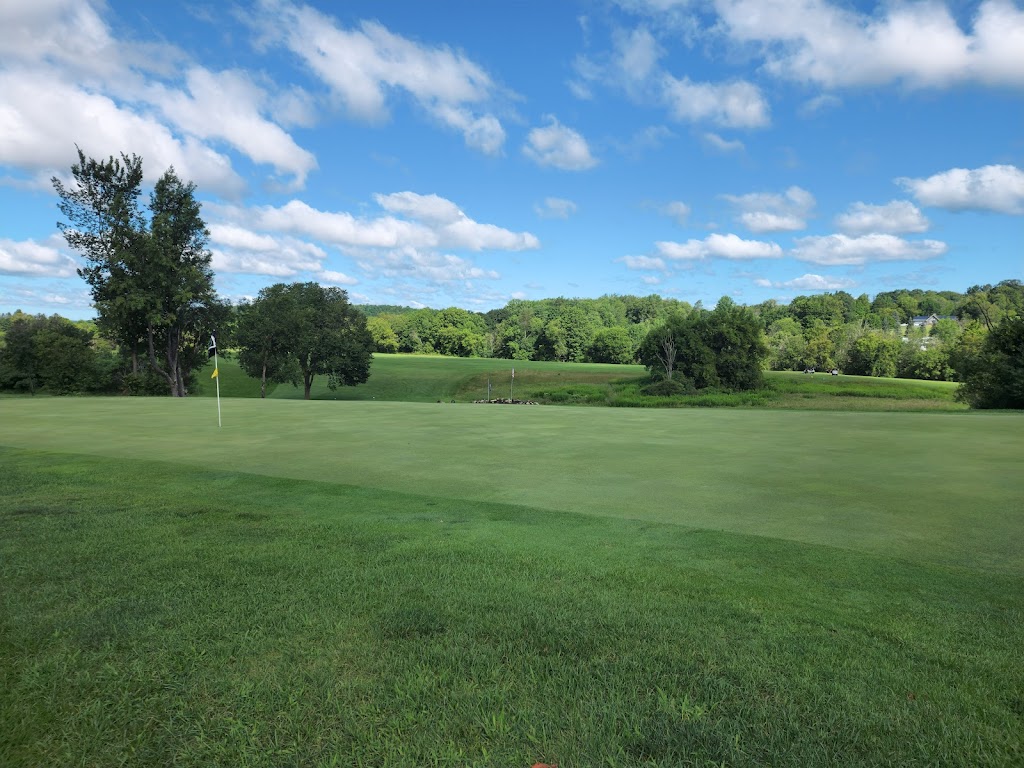 Hales Mills Country Club | 146 Steele Rd, Johnstown, NY 12095, USA | Phone: (518) 736-4622