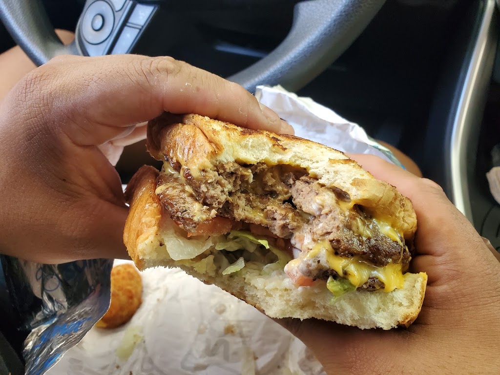 Sonic Drive-In | 191 Sierra St, Kingsburg, CA 93631, USA | Phone: (559) 897-9700