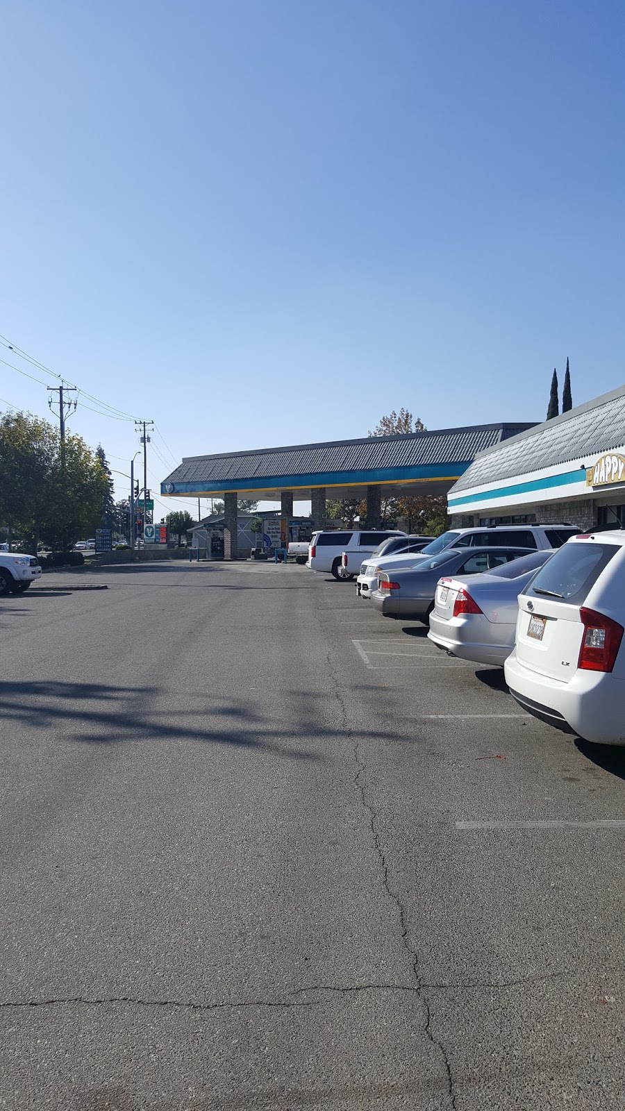 Valero | 185 W Bullard Ave, Clovis, CA 93612, USA | Phone: (559) 293-1083