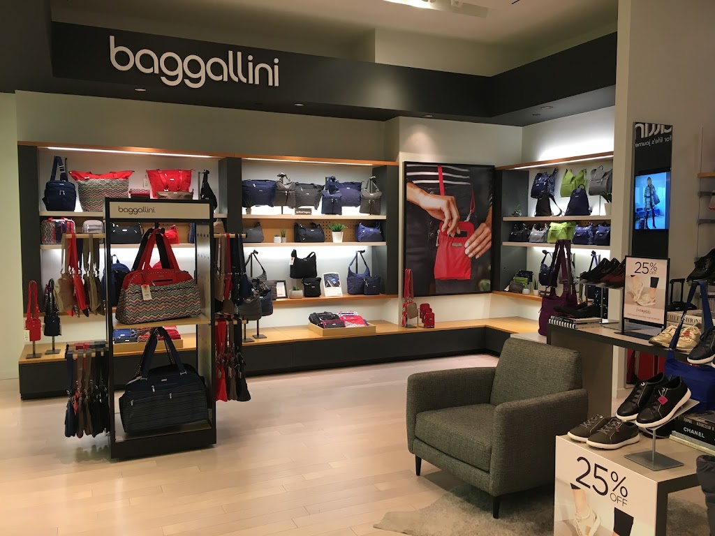 Baggallini | Mall of America, Floor 2, 280 South Avenue Lindau Lane &, Ikea Way, Bloomington, MN 55425, USA | Phone: (952) 405-9972