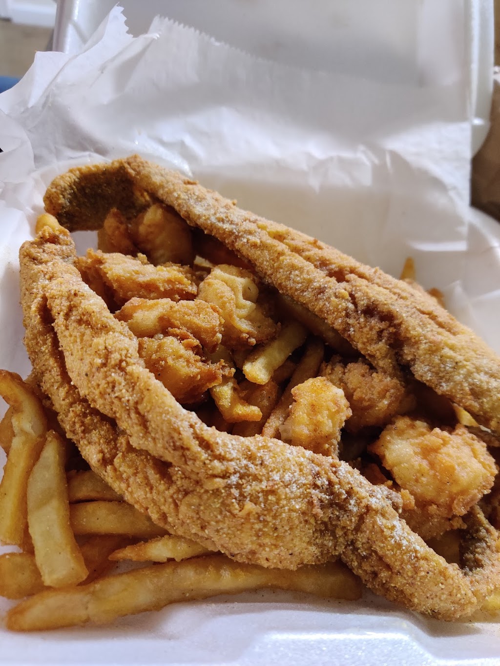 Snappers Seafood & Chicken | 1530 S Byrne Rd, Toledo, OH 43614, USA | Phone: (419) 407-5670
