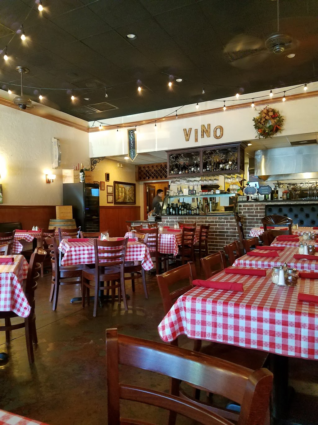 Russos New York Pizzeria & Italian Kitchen | 6560 Greatwood Pkwy #900, Sugar Land, TX 77479 | Phone: (281) 545-8100