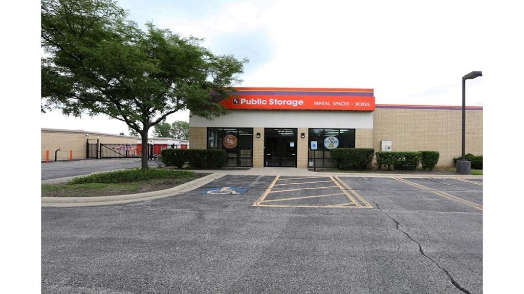 Public Storage | 777 W Wise Rd, Schaumburg, IL 60193, USA | Phone: (847) 260-7853