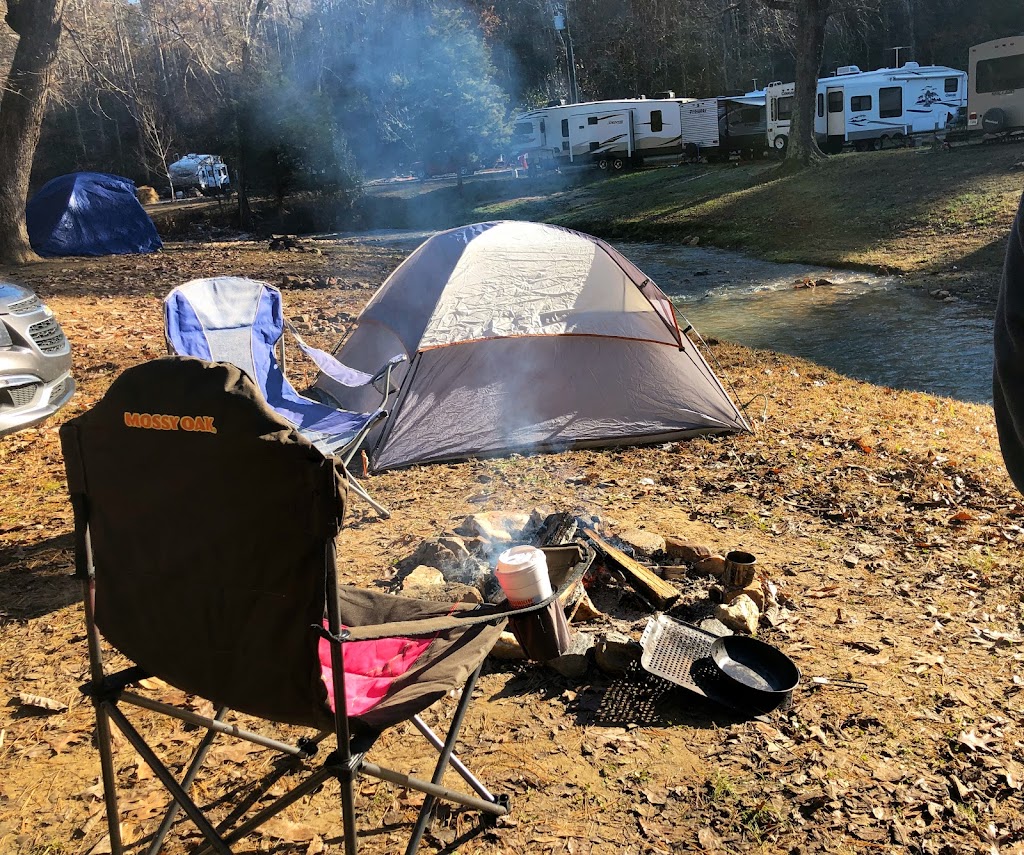 Sunset Park Campground | 1070 Sunset Park Rd, Walnut Cove, NC 27052, USA | Phone: (336) 593-2992