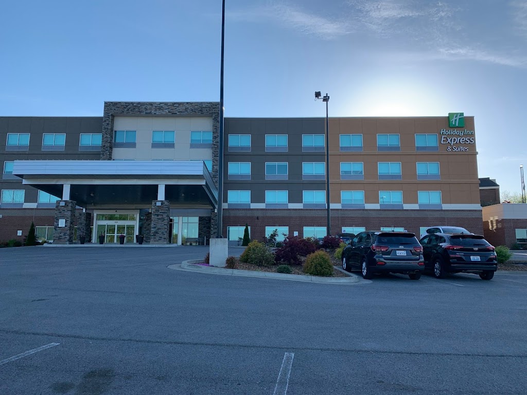 Holiday Inn Express & Suites Danville, an IHG Hotel | 200 Shannon Way, Danville, KY 40422, USA | Phone: (859) 209-2928