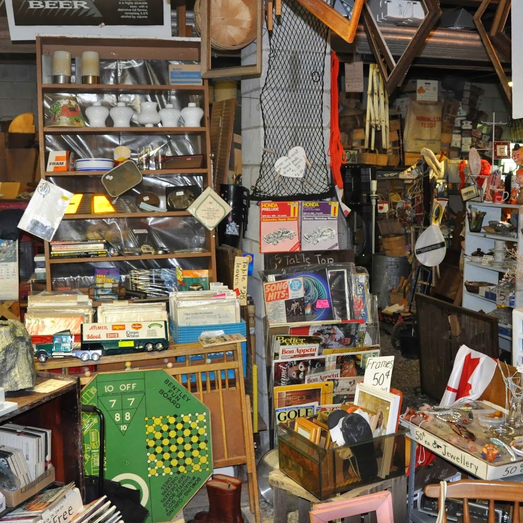 Garrison Antique & Flea Market | 2152 Garrison Rd, Fort Erie, ON L2A 5M4, Canada | Phone: (905) 871-8384
