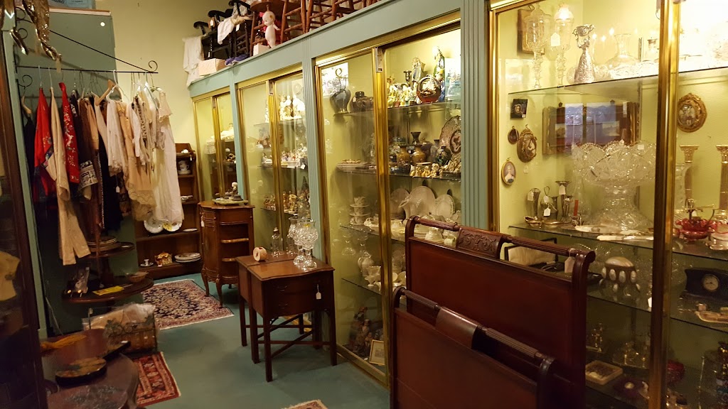 Bev Frank Antiques | 387 Historic Columbia River Hwy, Troutdale, OR 97060, USA | Phone: (503) 665-1640