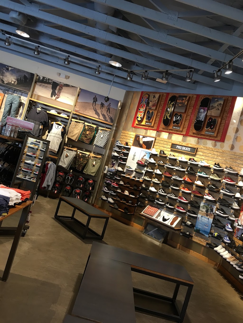 Vans | 828 E Alosta Ave, Azusa, CA 91702, USA | Phone: (626) 963-2710