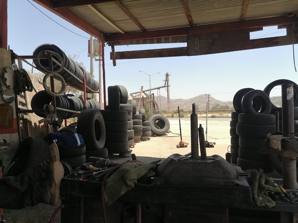 Llantera GODINEZ | 21440, El capiri, 21440 Tecate, B.C., Mexico | Phone: 665 113 3945