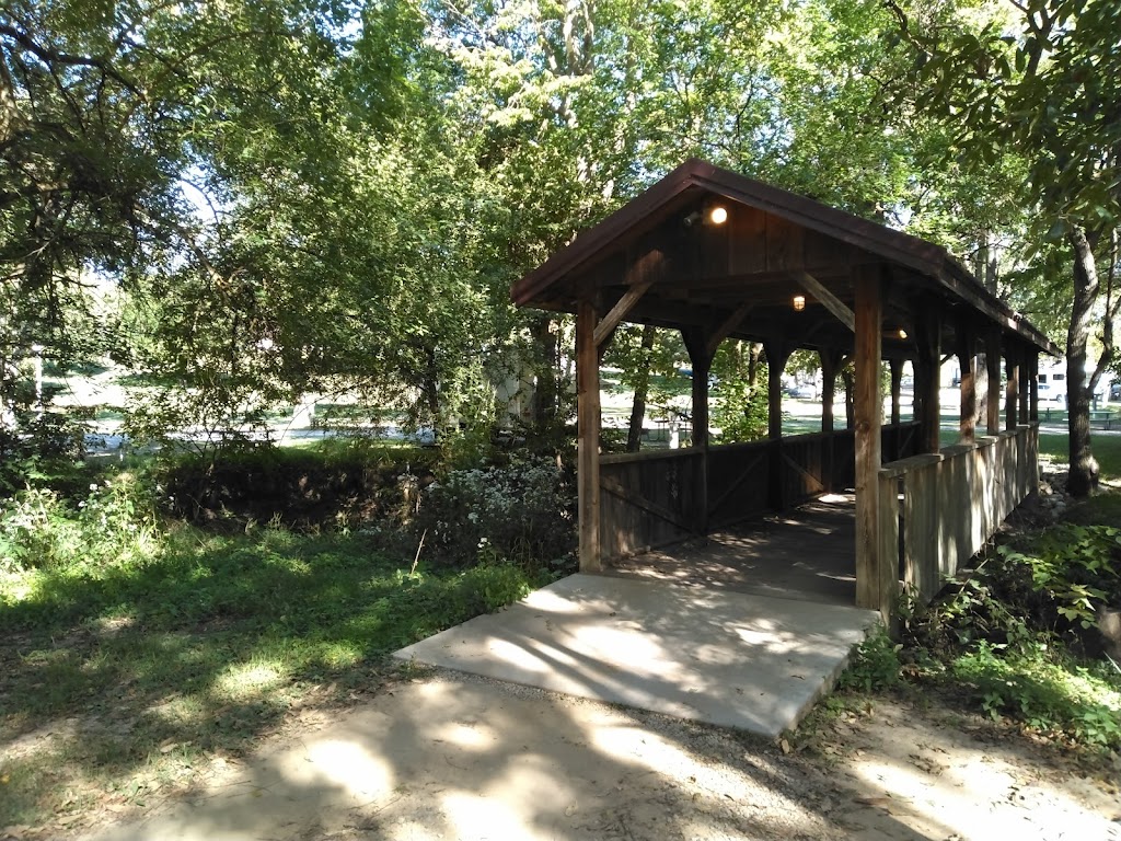 Country Bend Campground | 3279 Honey Bend Ave, Litchfield, IL 62056, USA | Phone: (217) 324-2363