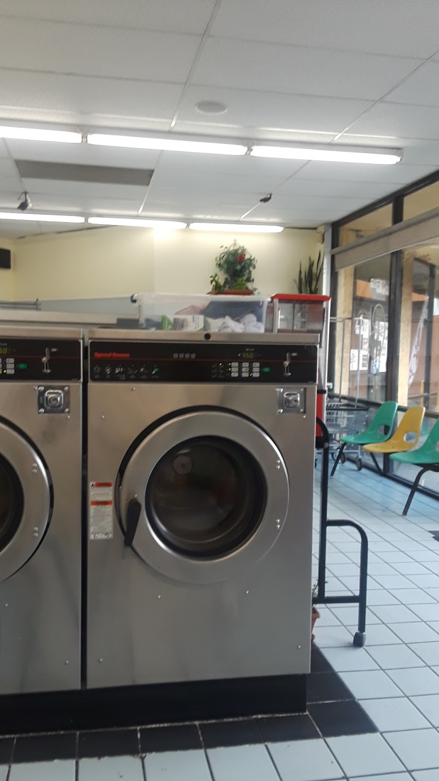 Lorena Laundromat | 1188 S Lorena St #2928, Los Angeles, CA 90023, USA | Phone: (213) 245-9973