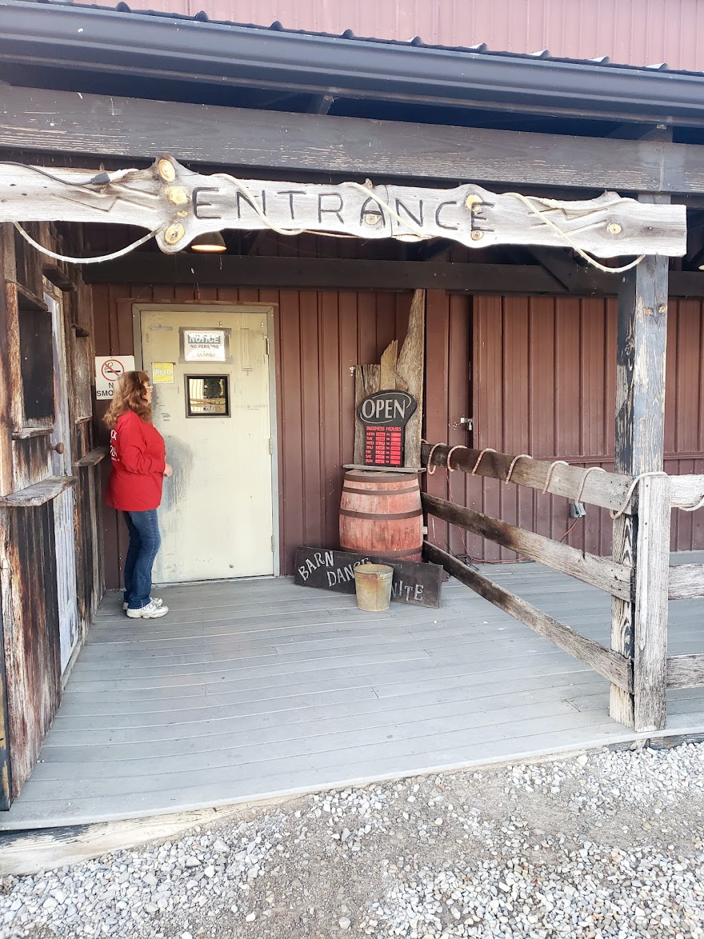 Line Shack Saloon and Cabin Rentals | 2432 OH-753, Washington Ct Hs, OH 43160, USA | Phone: (740) 335-6409