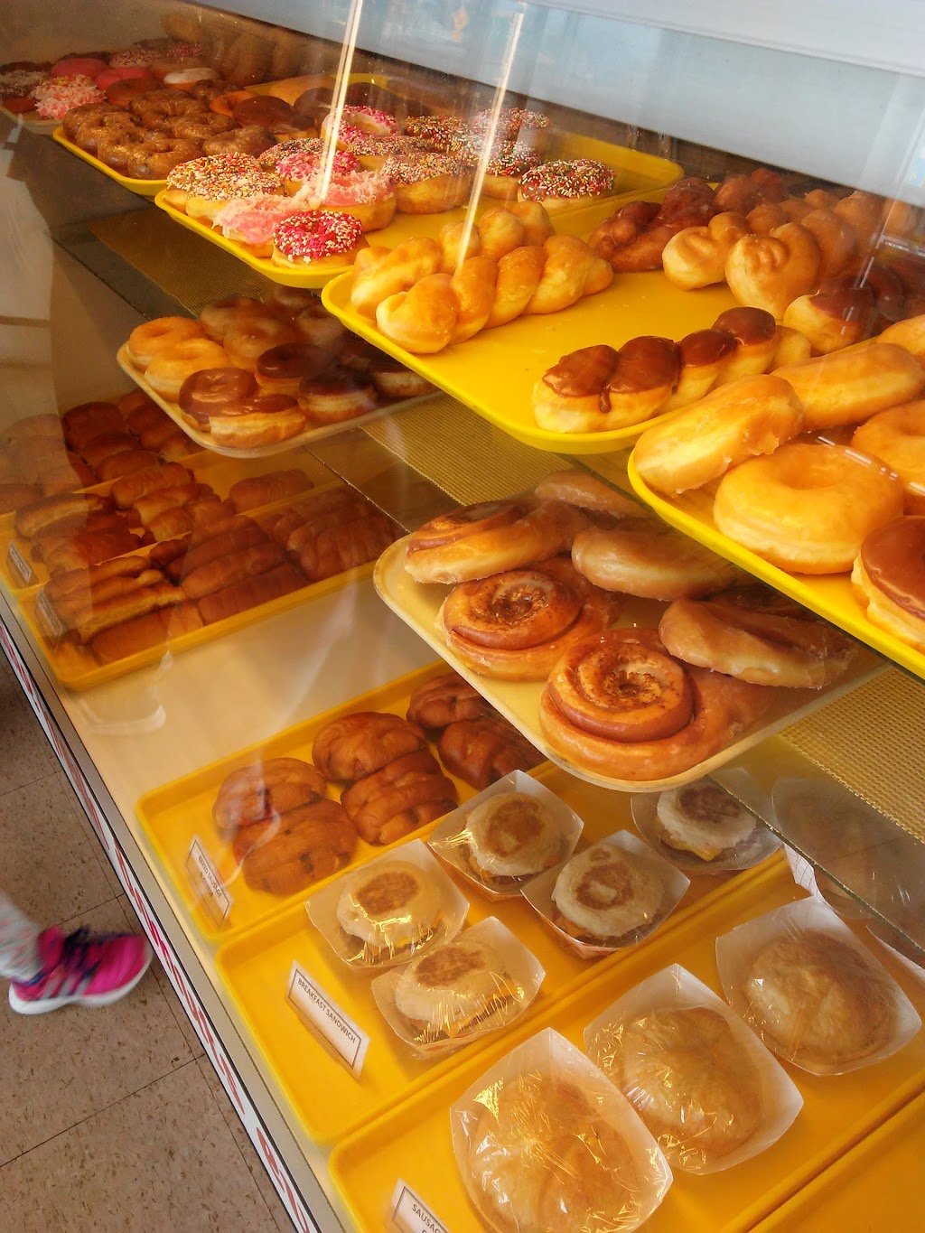 Jefferson Donut Shop | 1005 E Jefferson St, Grand Prairie, TX 75051, USA | Phone: (972) 264-1489