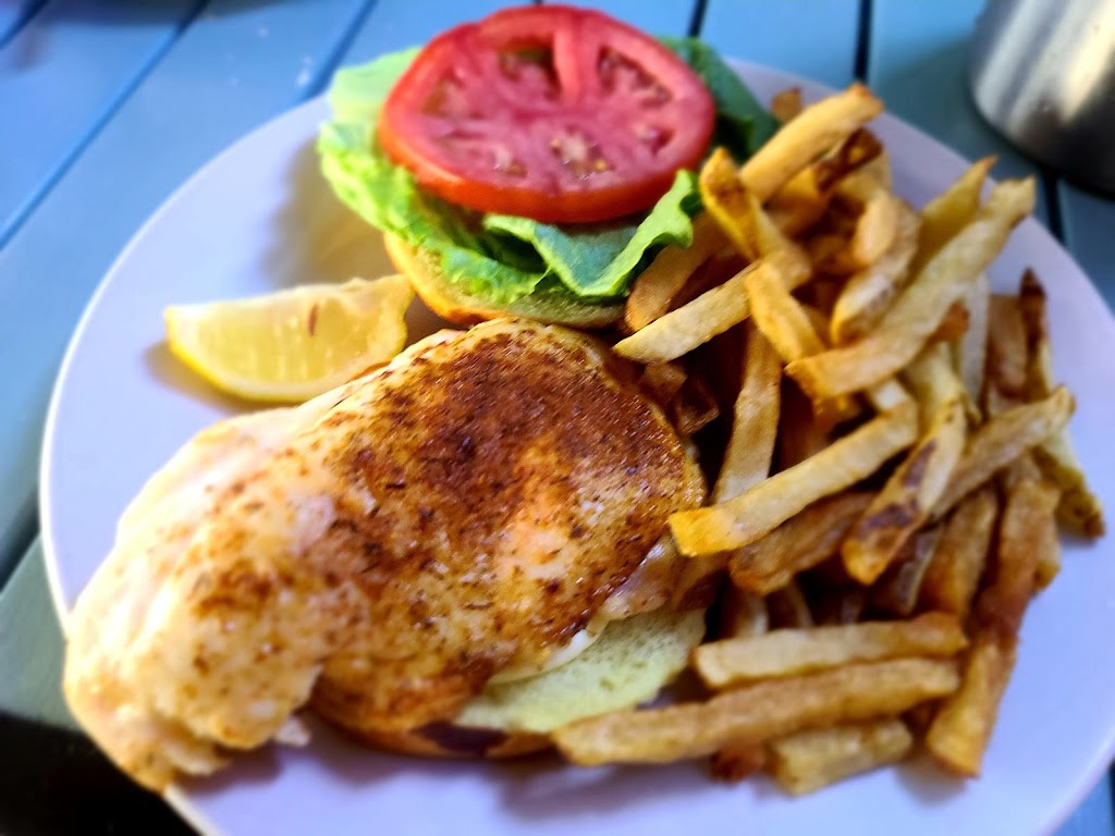 Hog Island Fish Camp Seafood Restaurant & Bar | 900 Broadway Ave, Dunedin, FL 34698, USA | Phone: (727) 736-1179