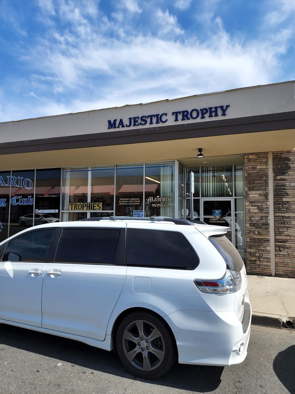 Majestic Trophy Co | 217 W B St, Ontario, CA 91762, USA | Phone: (909) 984-5110