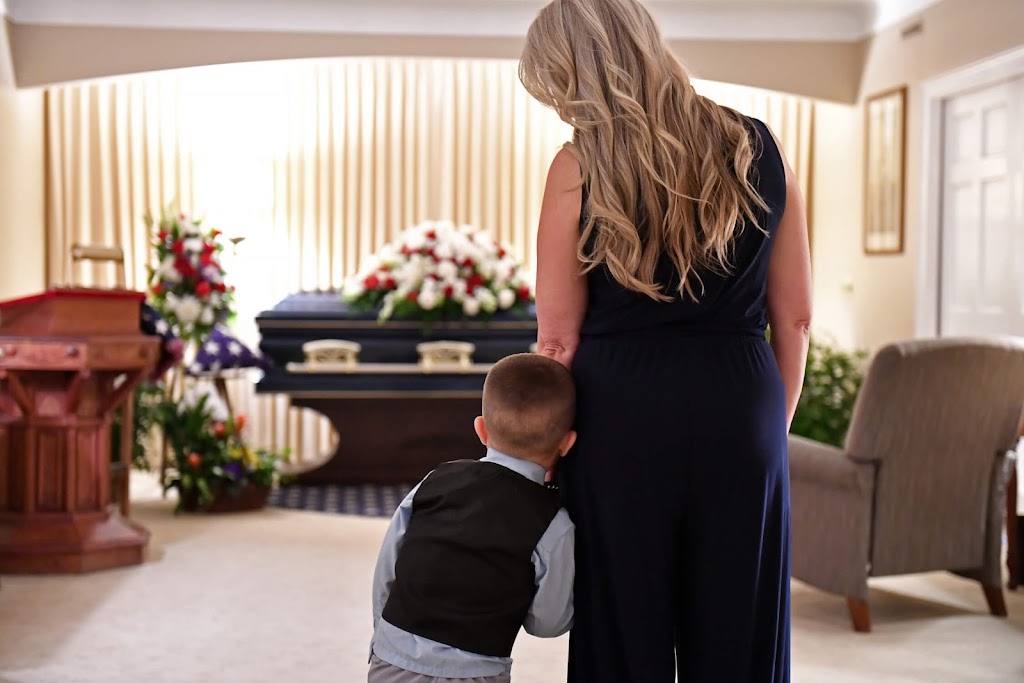 Ogle & Paul R. Young Funeral Home | 5086 College Corner Pike, Oxford, OH 45056, USA | Phone: (513) 523-4411