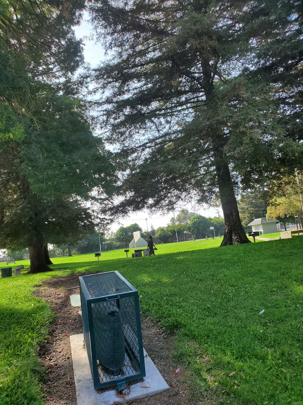 Holiday Park | 614 Elaine Dr, Stockton, CA 95207, USA | Phone: (209) 937-8206