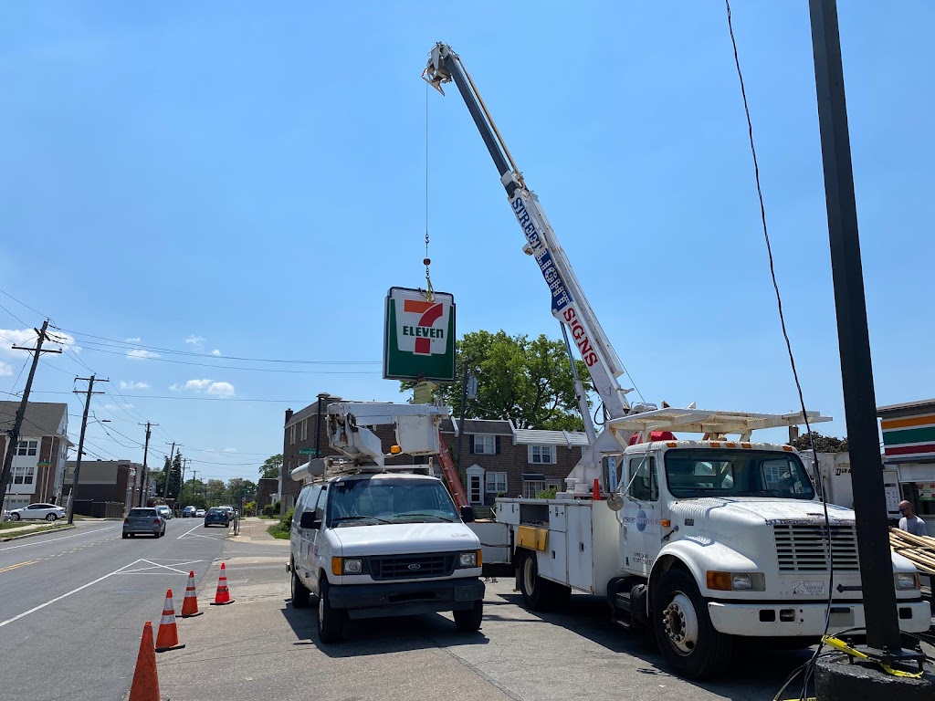 Street Light Signs 950 Woodbourne Rd Langhorne PA | 950 Woodbourne Rd, Langhorne, PA 19047, USA | Phone: (215) 510-7377