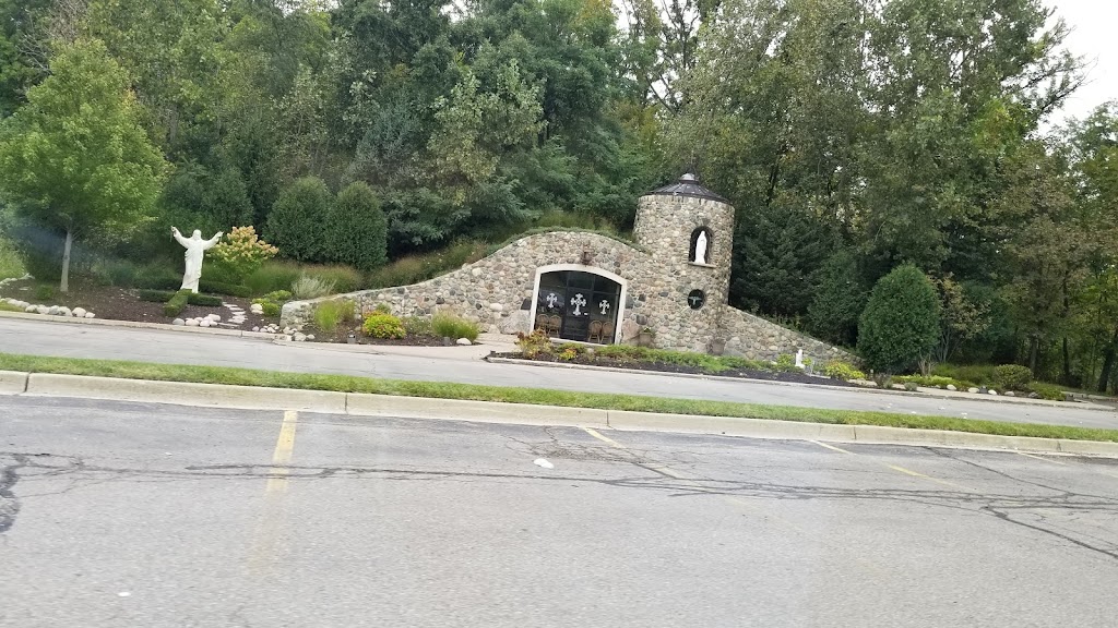 Saint Thomas Grotto | 6900 W Maple Rd, West Bloomfield Township, MI 48322, USA | Phone: (248) 788-2460