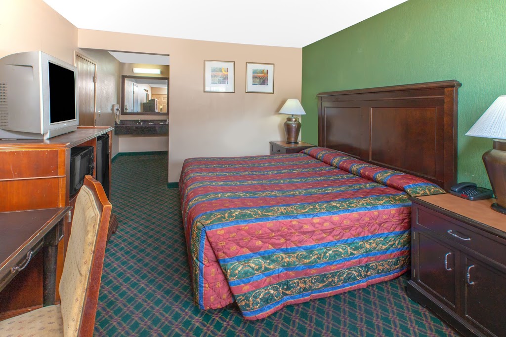 Knights Inn Forest Hill | 5253 SE Loop 820, Fort Worth, TX 76119, USA | Phone: (817) 563-5300