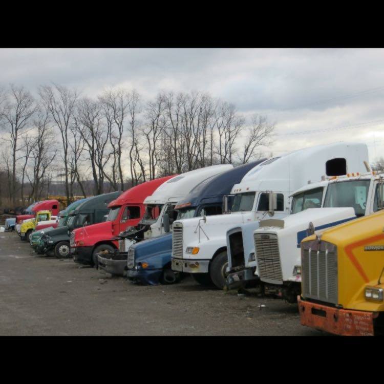 Adelmans Truck Parts & Sales | 2000 Waynesburg Dr SE, Canton, OH 44707, USA | Phone: (330) 456-0206