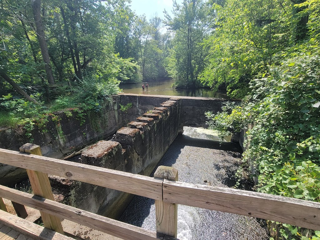 Benton Spillway ‒ River Preserve County Park | 68587 Co Rd 31, Goshen, IN 46526, USA | Phone: (574) 535-6458