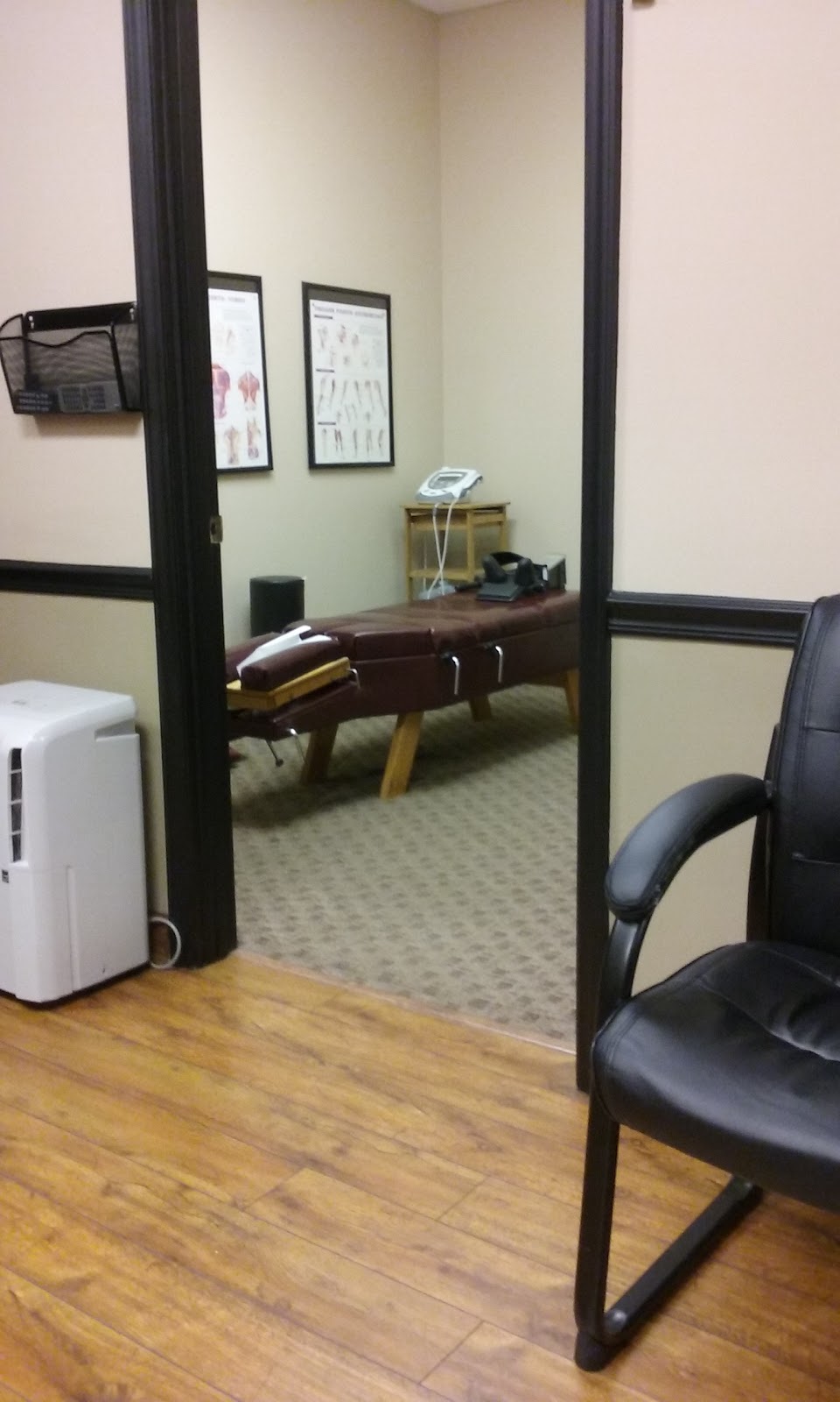 Salama Chiropractic Center | 3410 W Wendover Ave, Greensboro, NC 27407 | Phone: (336) 274-3500