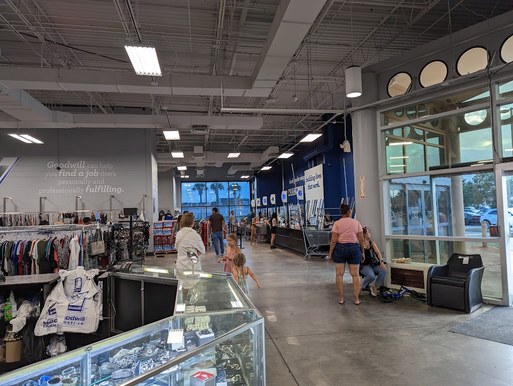 Goodwill - Orange Blossom Trail | 7531 S Orange Blossom Trl, Orlando, FL 32809, USA | Phone: (407) 859-4750