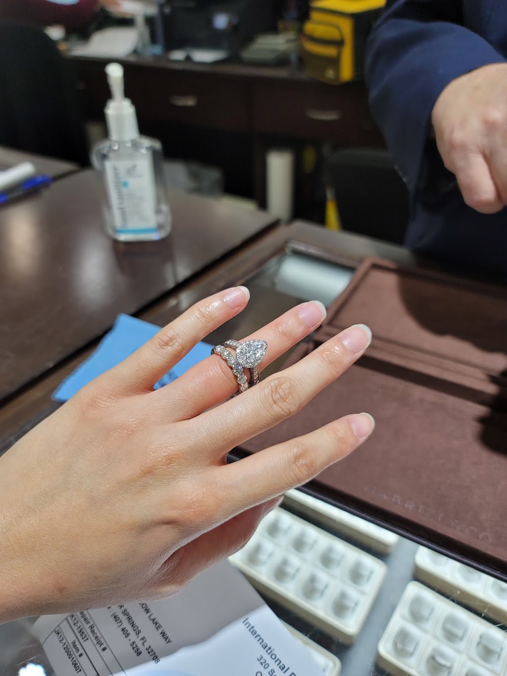 International Diamond Center | 320 S Alafaya Trail, Orlando, FL 32828, USA | Phone: (407) 770-5991