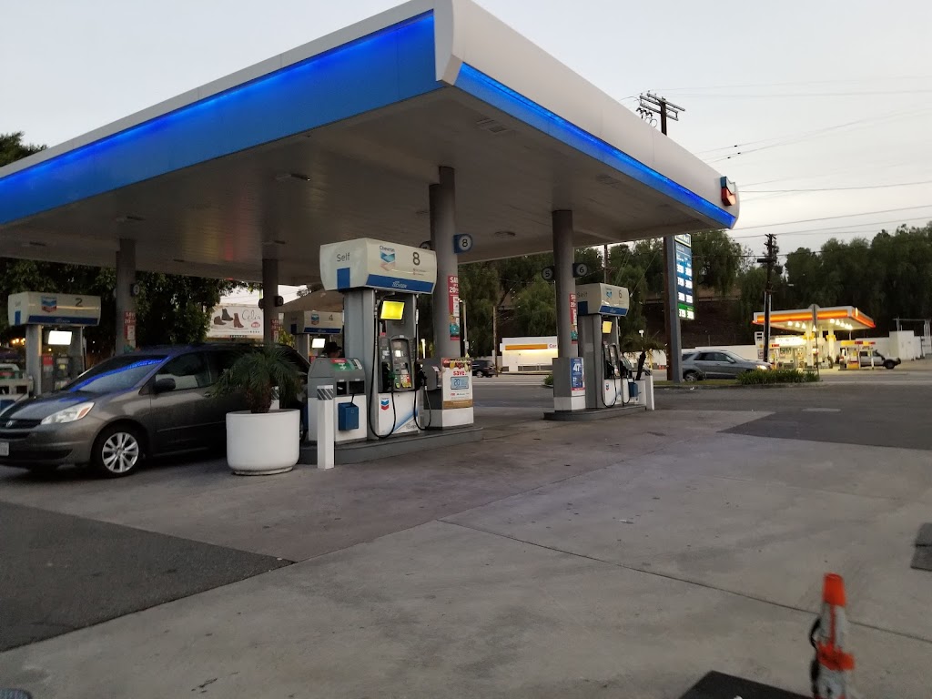 Chevron | 22351 Ventura Blvd, Woodland Hills, CA 91364, USA | Phone: (818) 888-2419