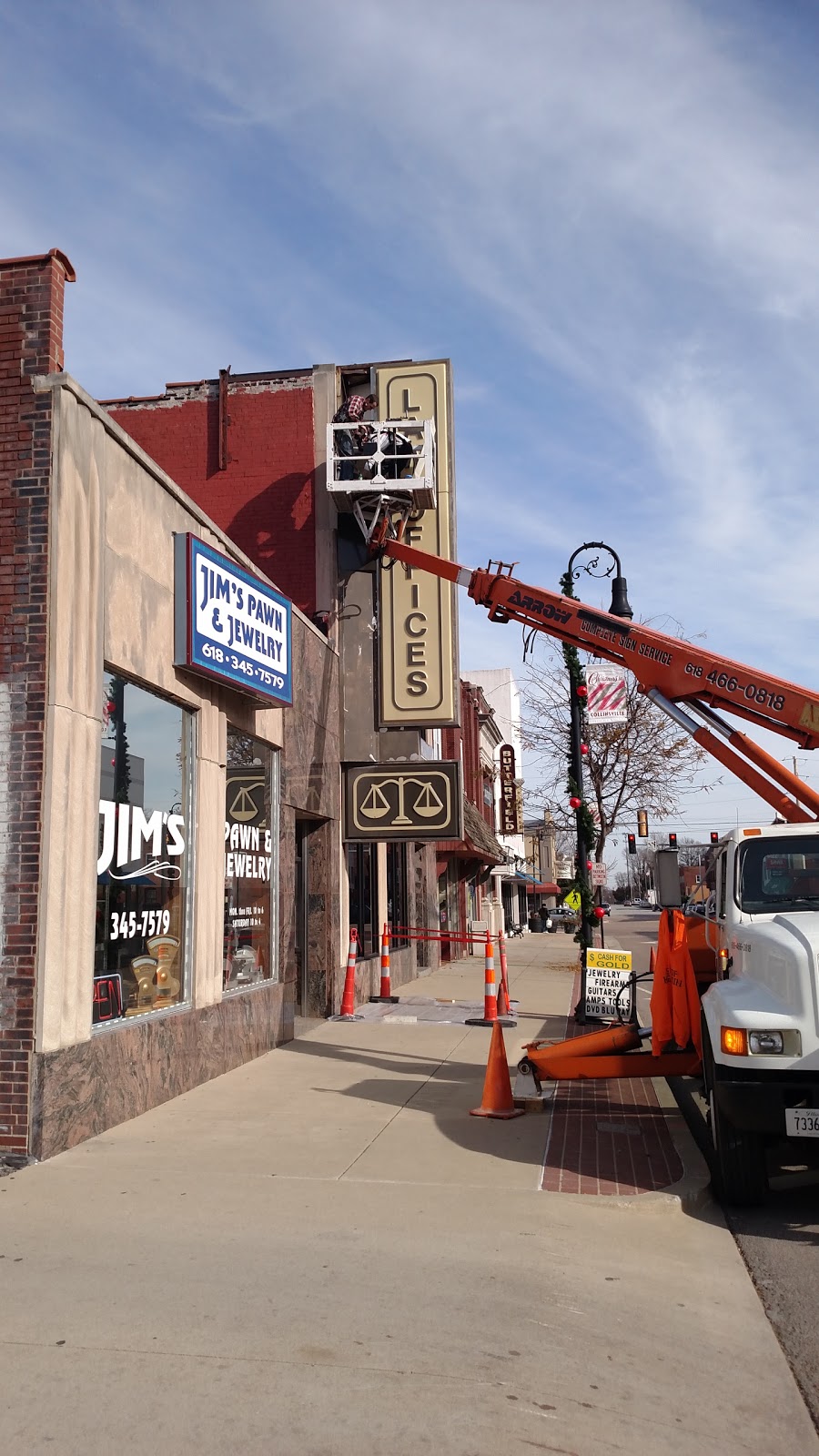 Arrow Signs & Outdoor Advertising, Inc. | 4545 N Alby St, Godfrey, IL 62035, USA | Phone: (618) 466-0818