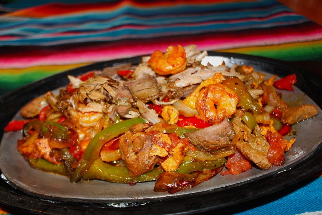 Las Cazueles Mexican Restaurant | 445 Avon Belden Rd, Avon Lake, OH 44012 | Phone: (440) 930-4910