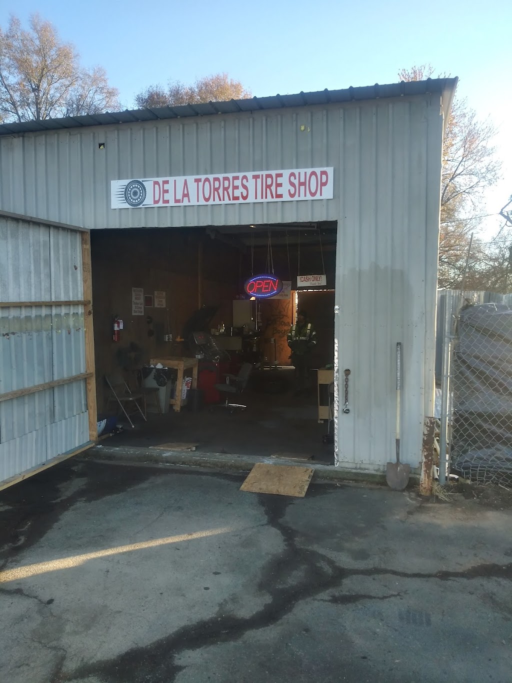 De La Torres Tire Shop | 1122 Pomeroy St, Graham, NC 27253 | Phone: (336) 343-3768