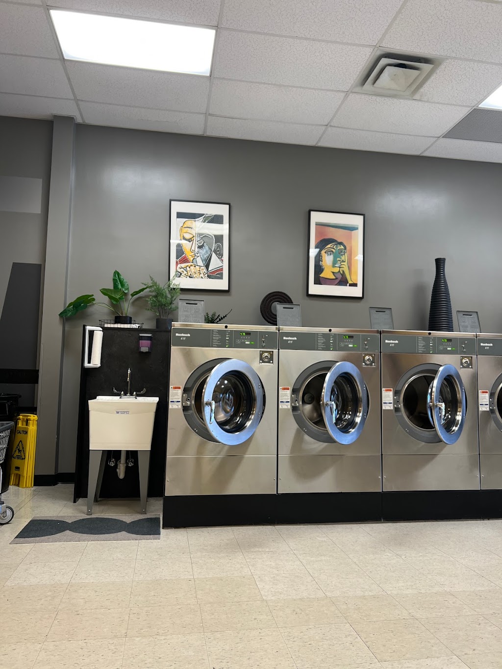 Metro Laundromat | 1827 McKees Rocks Rd, McKees Rocks, PA 15136, USA | Phone: (412) 880-7096