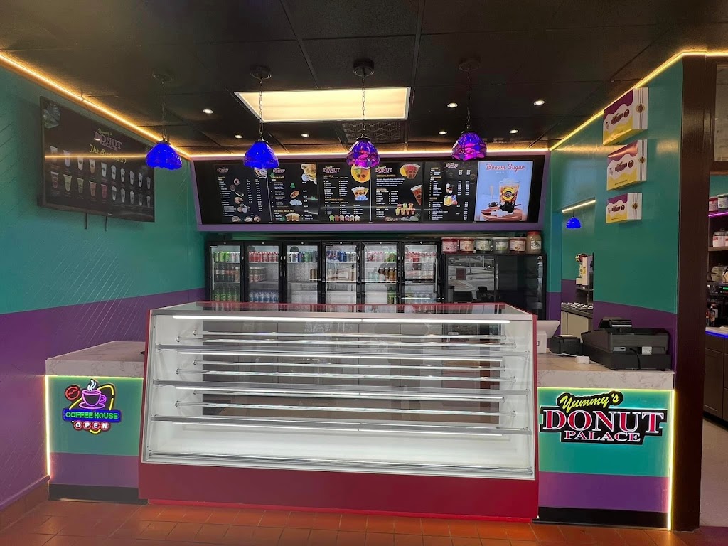 Yummy donut palace.boba tea.smoothie.coffee | 406 MO-7, Pleasant Hill, MO 64080, USA | Phone: (816) 987-9959