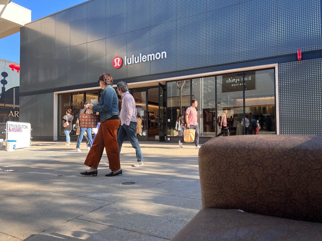 lululemon | 660 Stanford Shopping Center #186A, Palo Alto, CA 94304, USA | Phone: (650) 718-8399